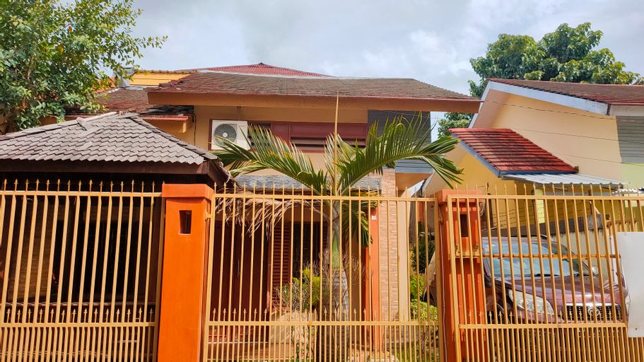 OYO 90207 Danty Guest House, Makassar