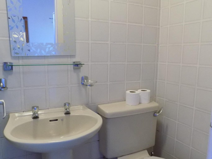 Bathroom 4, Las Palmas Hotel by the Sea, Blackpool
