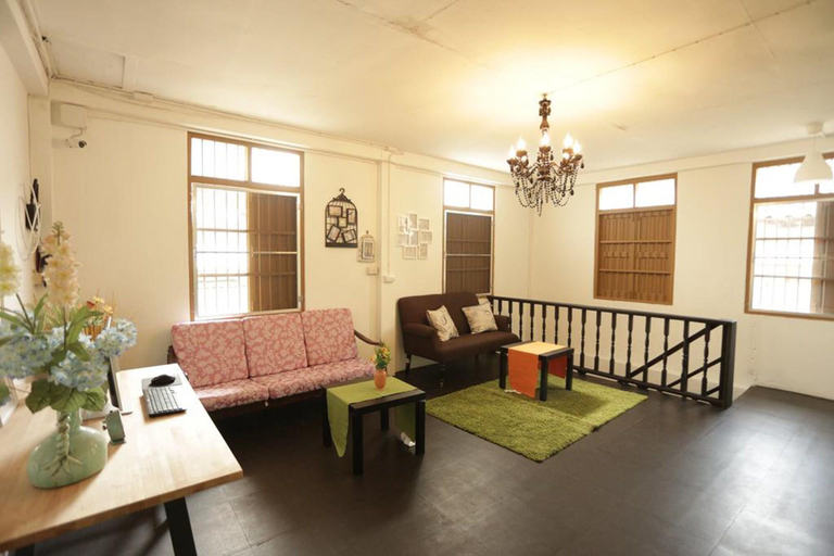 Public Area 3, Tiger Lily Hostel, Pathum Wan