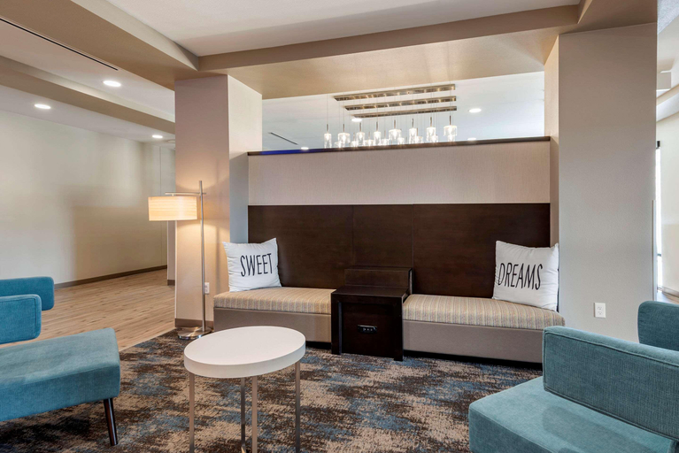 Public Area 2, Mainstay Suites Durango, La Plata