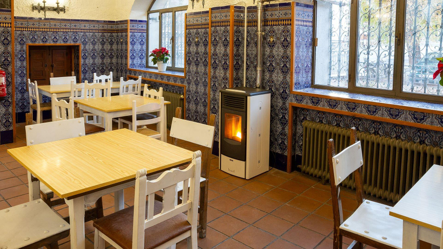 Food & Drinks 5, Hostel La Pedriza-NEW, Madrid