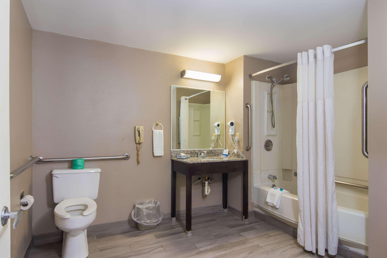 Bathroom 5, Rodeway Inn and Suites Monroeville-Pittsburgh, Allegheny