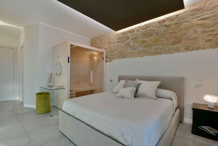 Bedroom 2, Amnis Suites, Salerno