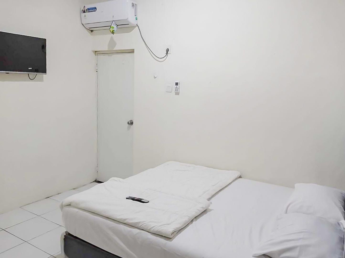 Bedroom 5, Agnes Residence near Blok M Mitra RedDoorz, South Jakarta