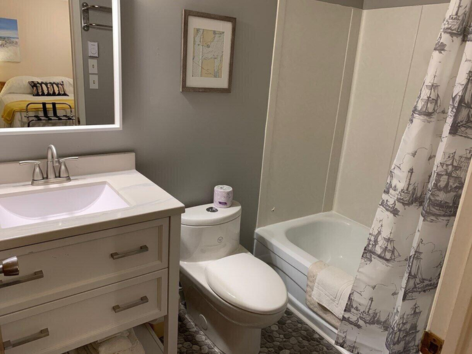 Bathroom 3, Paradise Inn On The Beach, Bruce