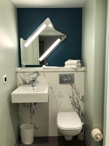 Bathroom 4, ibis budget Mâcon Crêches, Saône-et-Loire