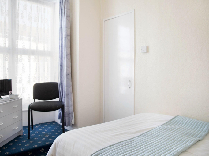 Bedroom 2, The Glyndale Hotel, Blackpool