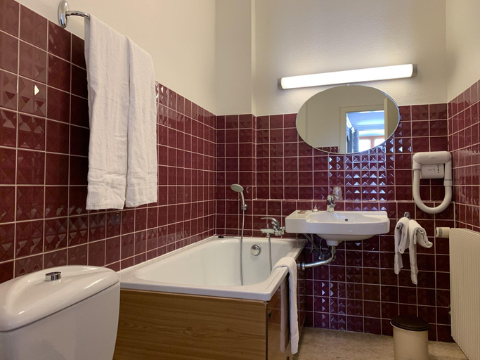 Bathroom 4, Citotel Les Vosges, Bas-Rhin