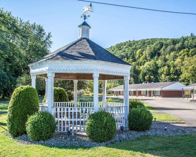 Exterior & Views 2, Rodeway Inn Marshall Manor Horseheads, Chemung