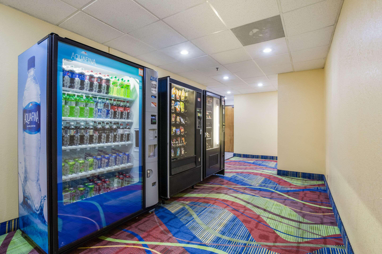Public Area 2, Quality Inn Grayville, White