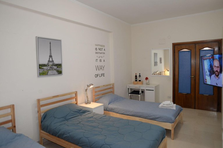Bedroom 3, Emilio's Home, Rome