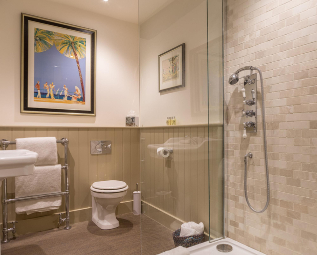 Bathroom 5, Old Swan, Oxfordshire