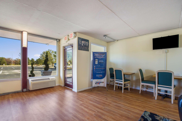 Public Area 2, Signature Inn Danville, Vermilion