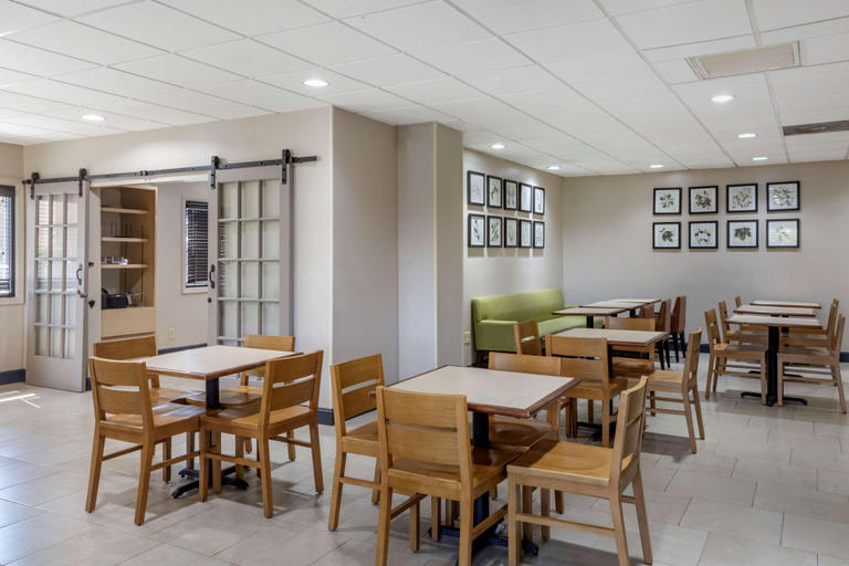 Food & Drinks 4, Country Inn & Suites Atlanta Downtown S, Atlanta