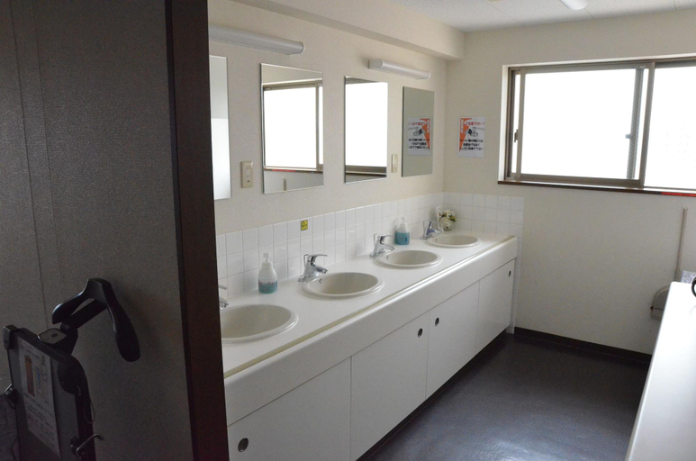 Bathroom 4, Hotel Maruchu Classico, Taitō
