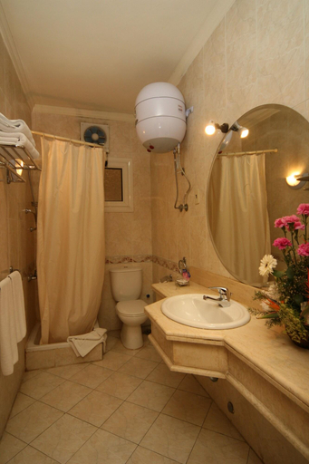 Bathroom 4, Golden Carven Hotel, Heliopolis