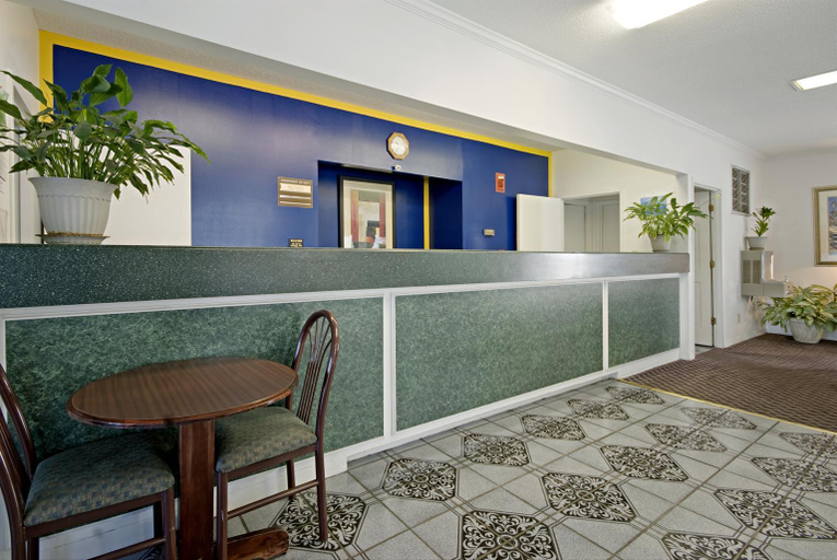 Public Area 3, Motel 6 Marianna, FL, Jackson