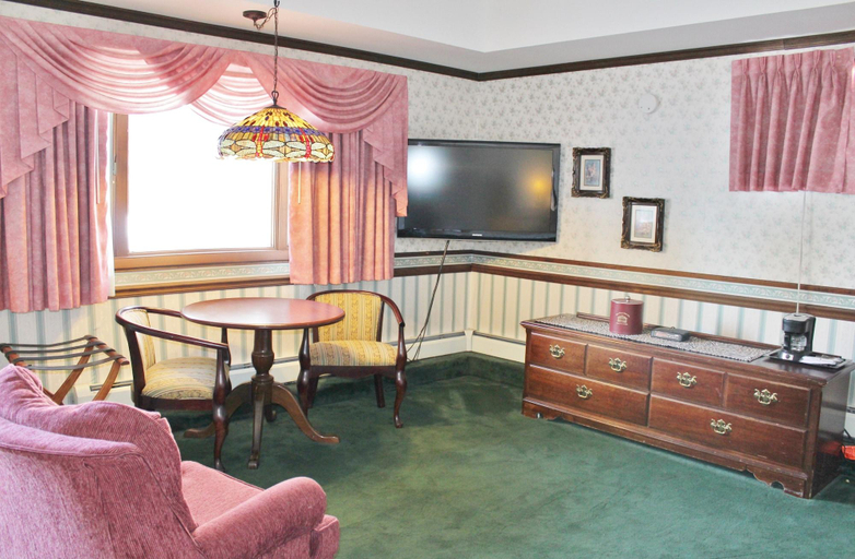 Public Area 2, Sara Placid Inn and Suites, Essex
