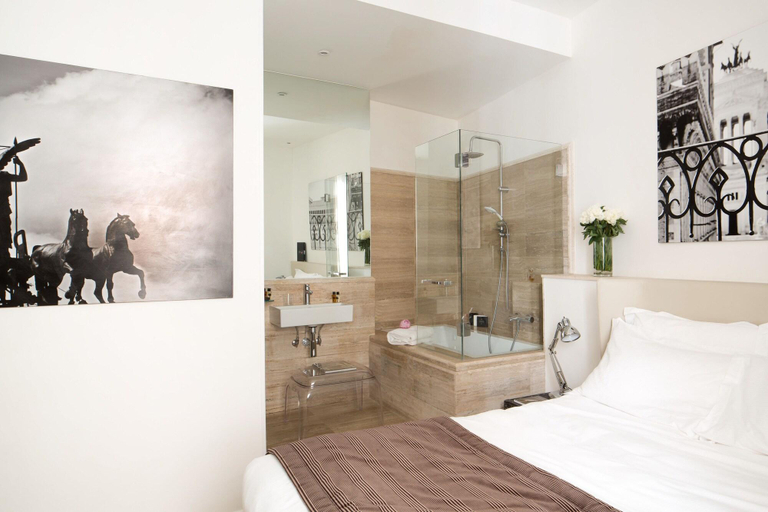Bathroom 5, Via Del Corso Home, Rome