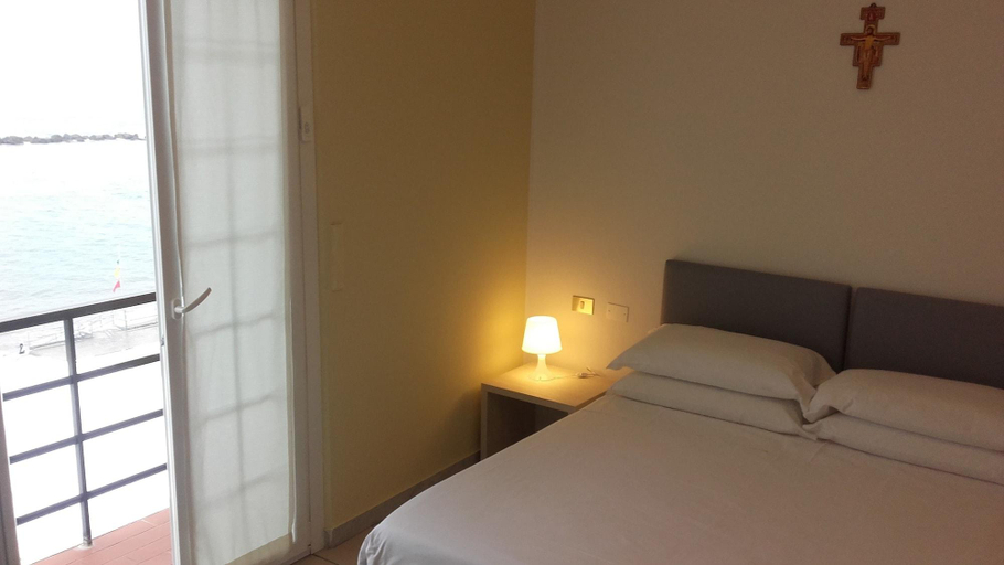 Bedroom 4, Casa F.A.C.I, Massa Carrara