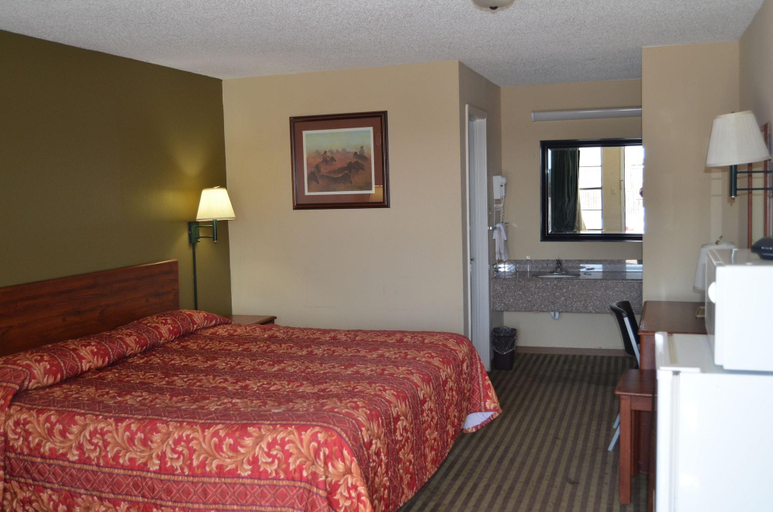 Bedroom 3, Plaza Inn Big Spring, Howard