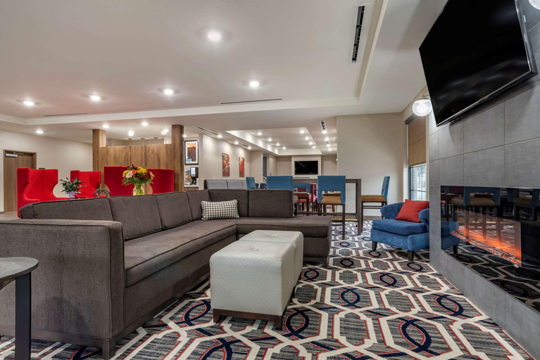 Public Area 2, Comfort Inn & Suites Downtown near University, Tuscaloosa