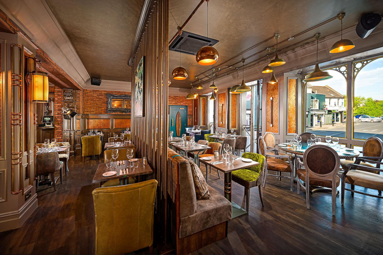 Food & Drinks 5, Queens Hotel and Nightclub