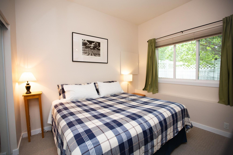 Bedroom 3, Alpenrose Bed And Breakfast Revelstoke, Columbia-Shuswap