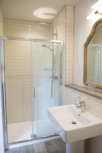 Bathroom 3, Gilpin Bridge Inn, Cumbria