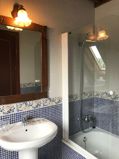 Bathroom 5, ETH Saueth, Lleida