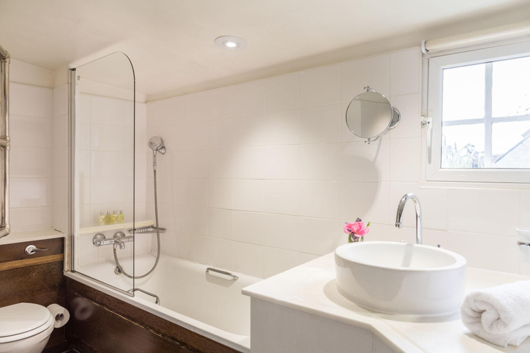 Bathroom 5, Old Swan, Oxfordshire