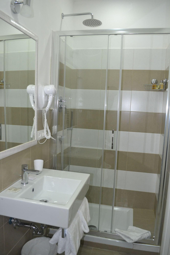 Bathroom 5, Bloom Apartment by La Griffe, Rome