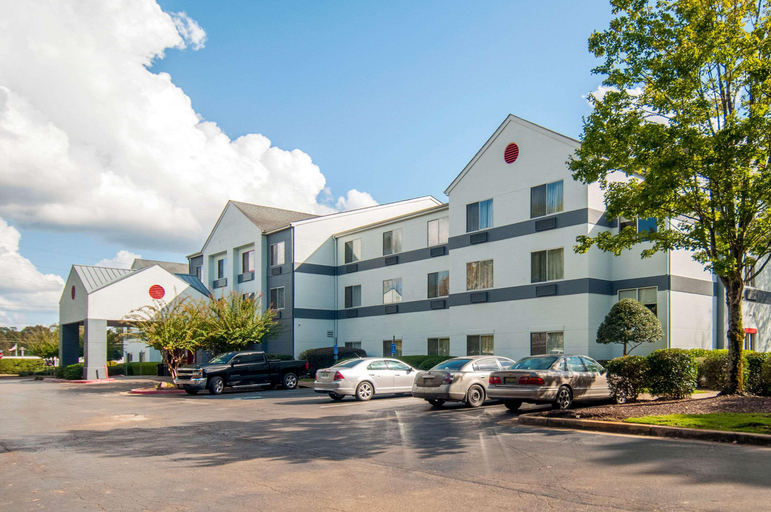 Exterior & Views 2, Quality Inn & Suites Jackson, Hinds