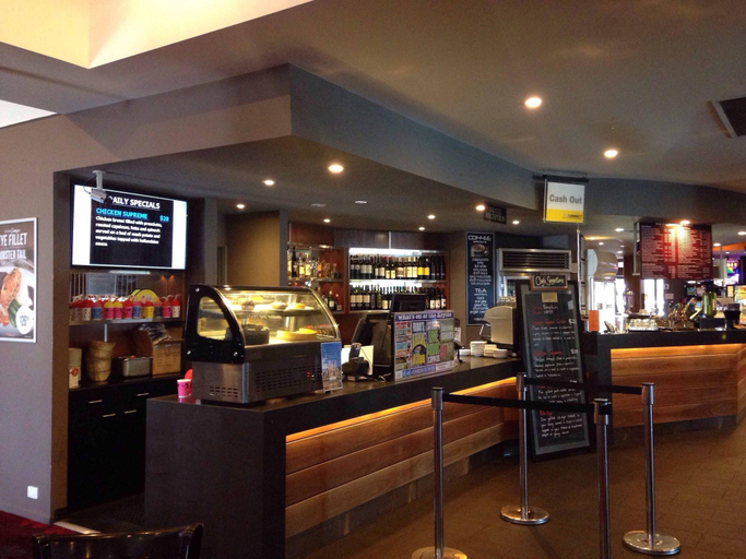 Food & Drinks 5, Nightcap At Keysborough Hotel, Melbourne