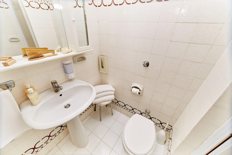 Bathroom 5, Hotel Ospite Inatteso, Viterbo