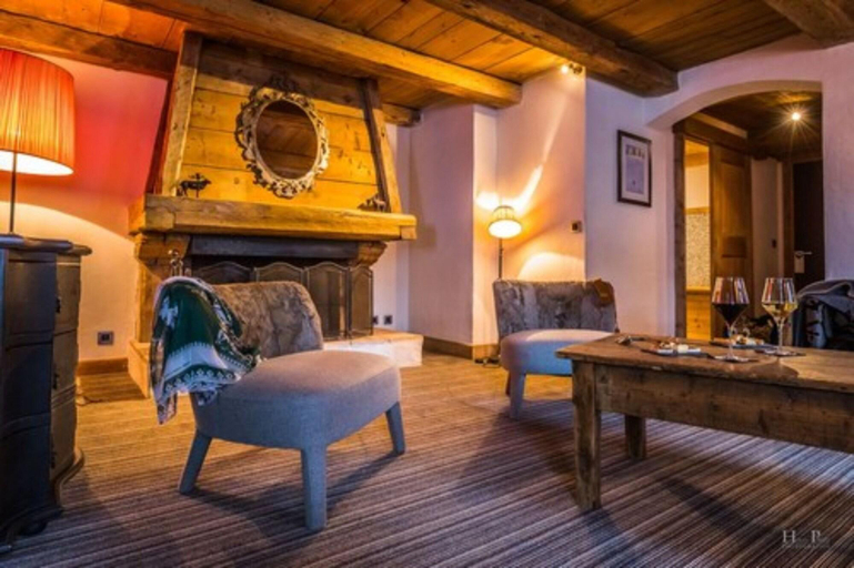 Public Area 4, Hôtel Le Fer à Cheval, Haute-Savoie