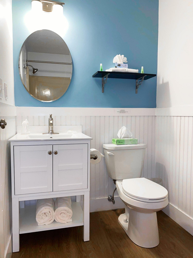 Bathroom 4, Lake Wentworth Inn, Carroll