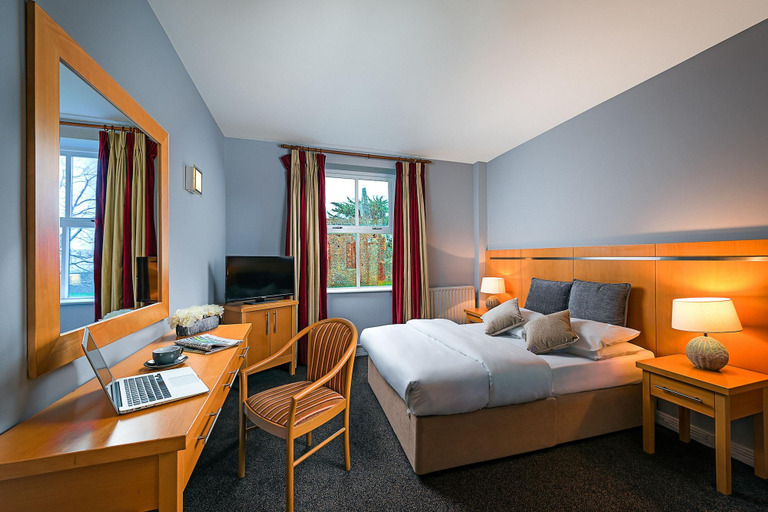 Bedroom 3, Queens Hotel and Nightclub