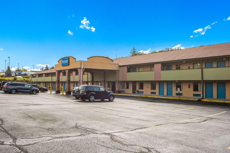 Public Area 1, Rodeway Inn & Suites Monroeville-Pittsburgh, Allegheny