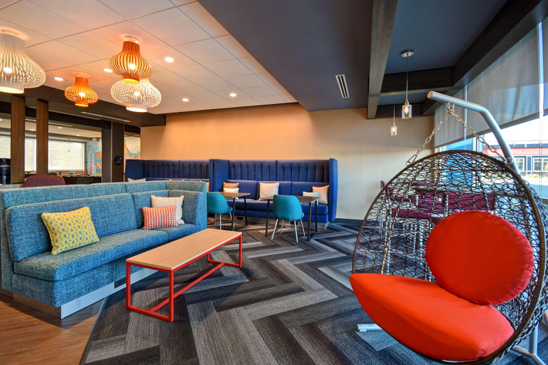 Public Area 2, Tru by Hilton Concord, Merrimack