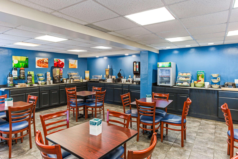 Food & Drinks 5, Quality Inn & Suites Plattsburgh, Clinton