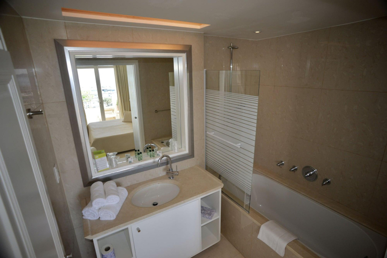 Bathroom 5, Auberge De La Calanque, Var