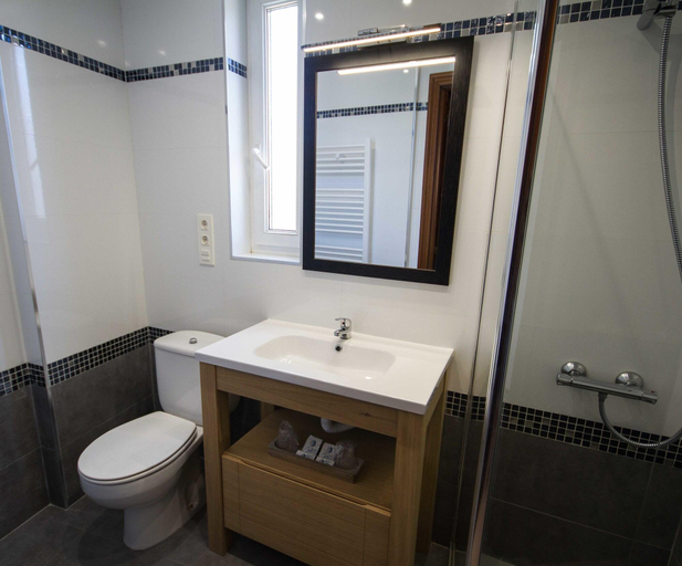Bathroom 5, Hotel Ria de Bilbao, Vizcaya