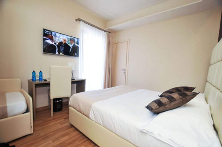 Bedroom 3, Hotel Dori, Verona