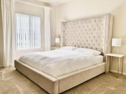 Lakeview Luxury King Bed Central to Downtown and Airport, Sacramento