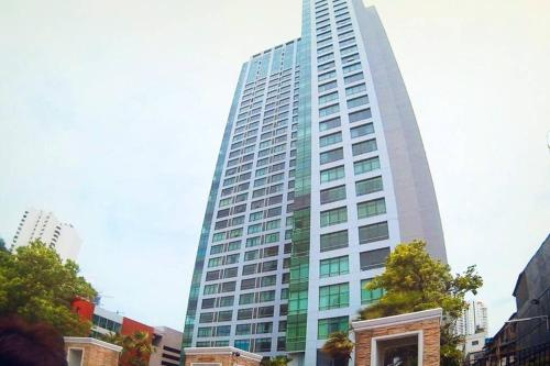 Large Riverside Penthouse Bangkok - sleeps 6 - 35th Floor, Khlong San