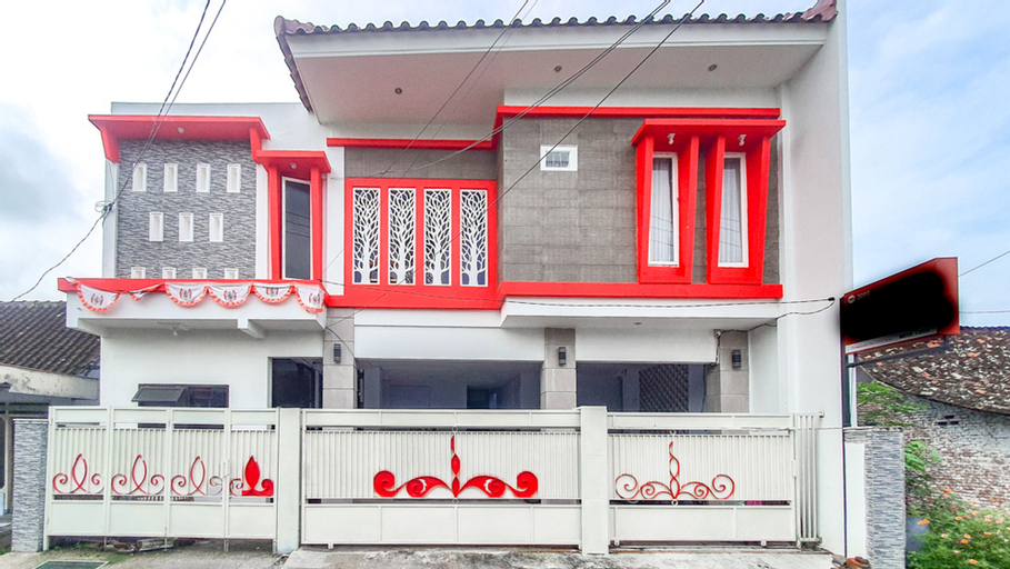 RedDoorz near Stadion Wilis Madiun, Madiun