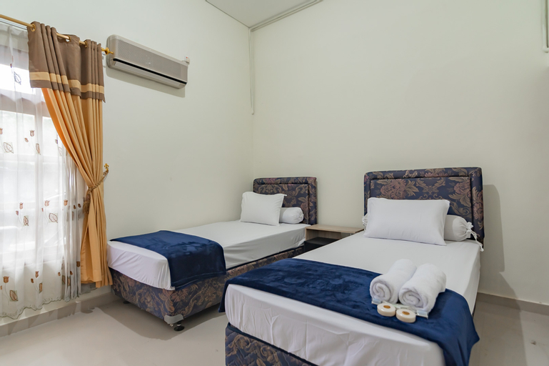 Bedroom 5, The Lima Guest House Syariah RedPartner, Cirebon