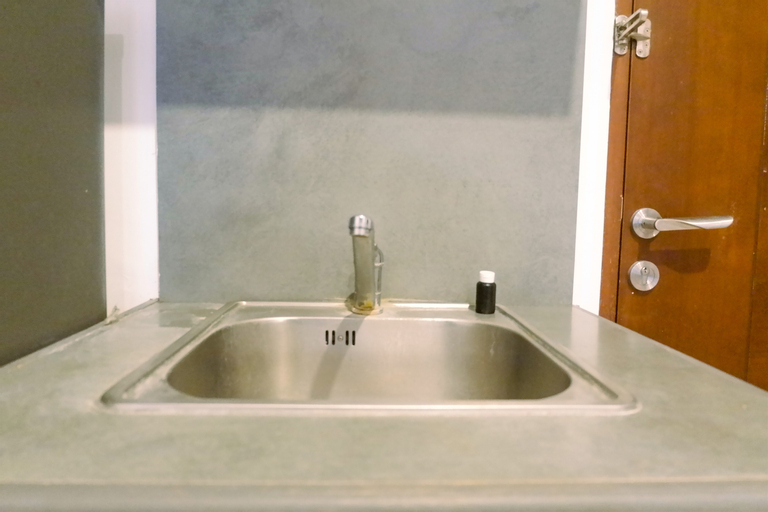 Strategic 1BR Apartment The Linden Connected to Marvell City Mall By Travelio, Surabaya
