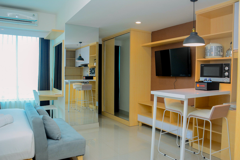 Bedroom 4, Grand Kamala Lagoon Studio Apartment with Modern Interior By Travelio, Bekasi